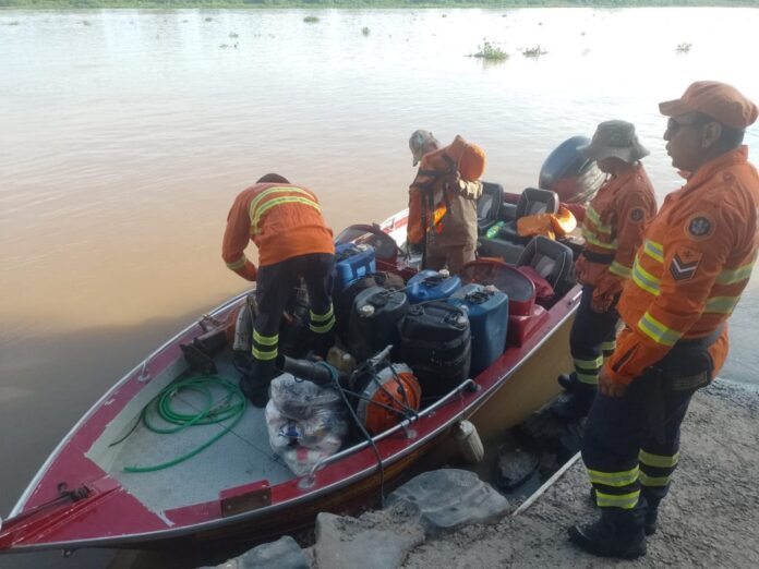 Bombeiros são acionados para atuar em combate a incêndio na Bombeiros são acionados para atuar em combate a incêndio na Serra do Amolar