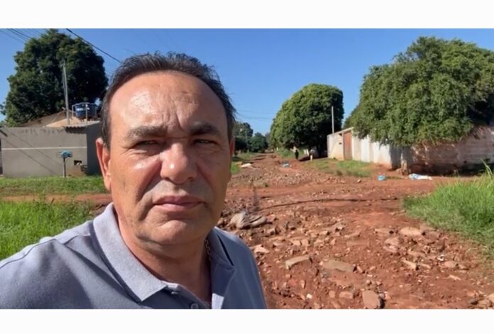 Carlão percorre Novo Lima e Colúmbia com equipe da Sisep Carlão percorre Novo Lima e Colúmbia com equipe da Sisep para cobrar reparos aos estragos da chuva