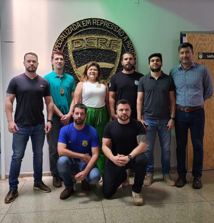 DERF recebe visita de Peritos Criminais para aprimoramento de técnicas DERF recebe visita de Peritos Criminais para aprimoramento de técnicas de investigação