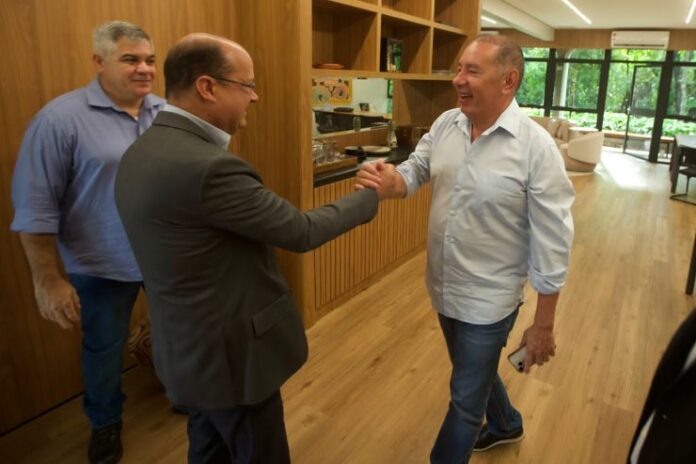 Gerson entrega Governo e destaca  parceria entre Poderes