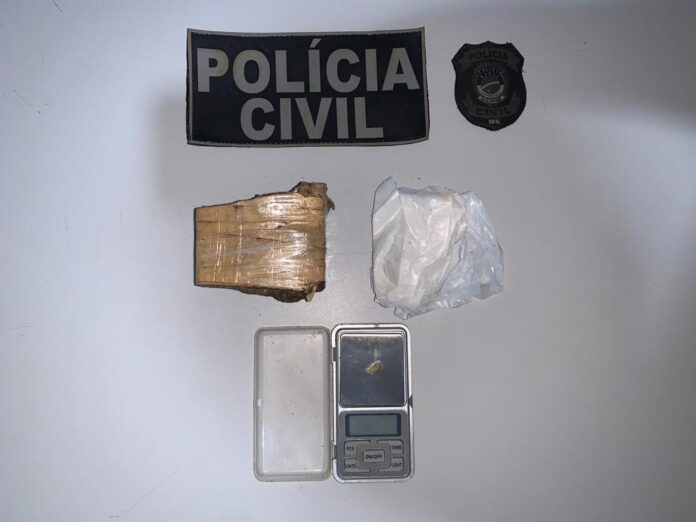 Polícia Civil desmantela ponto de tráfico de drogas na Vila Polícia Civil desmantela ponto de tráfico de drogas na Vila Industrial de Aral Moreira
