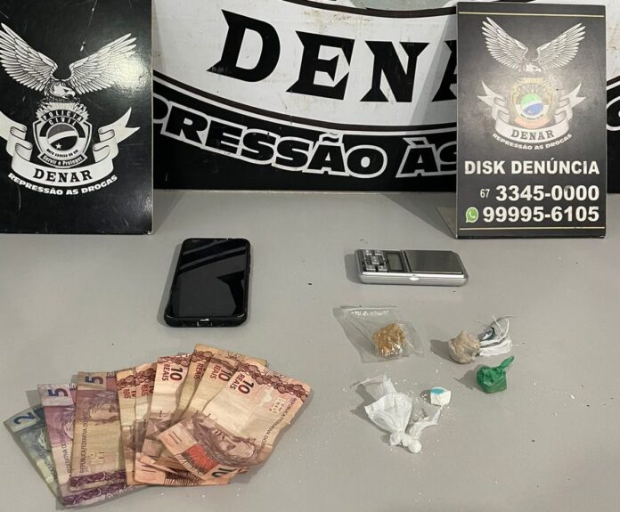 Polícia Civil fecha ponto de venda de drogas em Campo Grande e cumpre mandado de prisão