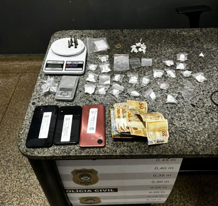 Polícia Civil prende casal de traficantes e autua menor por Polícia Civil prende casal de traficantes e autua menor por ato infracional em Nova Alvorada