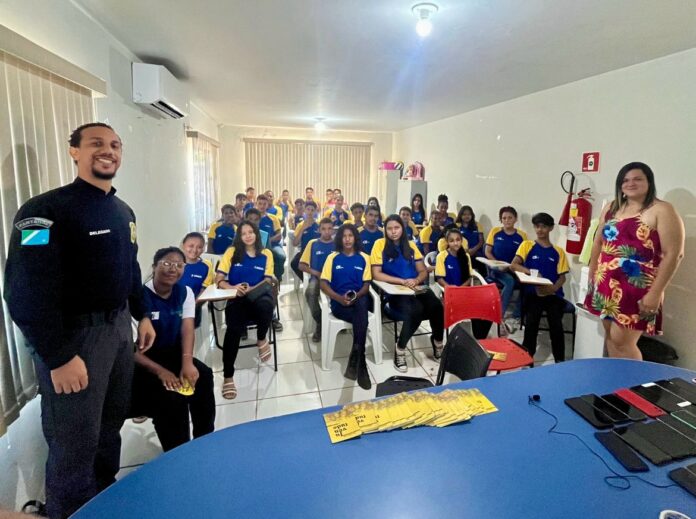 Polícia Civil realiza palestra em Ribas do Rio Pardo, para Polícia Civil realiza palestra em Ribas do Rio Pardo, para adolescentes do programa Jovem Aprendiz