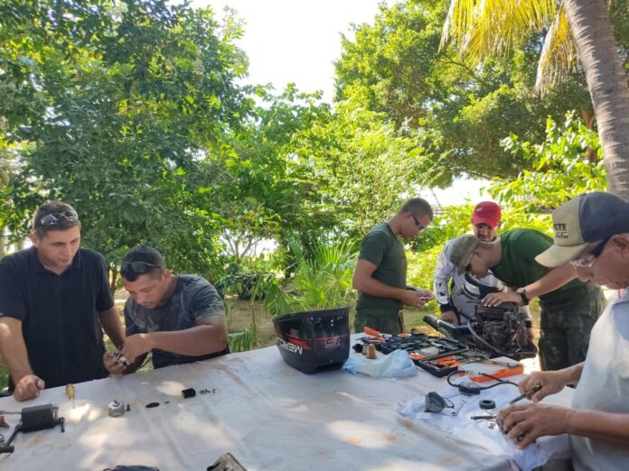 Subsecretaria da Juventude leva curso de manutenção de motor de Subsecretaria da Juventude leva curso de manutenção de motor de popa para comunidades ribeirinhas