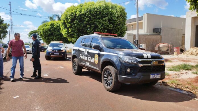 Autores de homicídio praticado em Dourados são presos em São Autores de homicídio praticado em Dourados são presos em São Paulo, pela Polícia Civil do MS com apoio das Polícias Rodoviária Federal e Militar de São Paulo