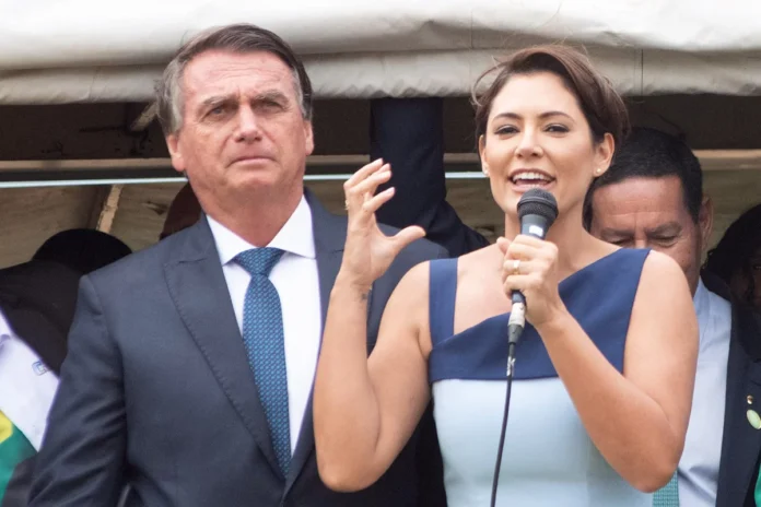 Bolsonaro desiste de vir a Campo Grande e manda a Bolsonaro desiste de vir a Campo Grande e manda a mulher