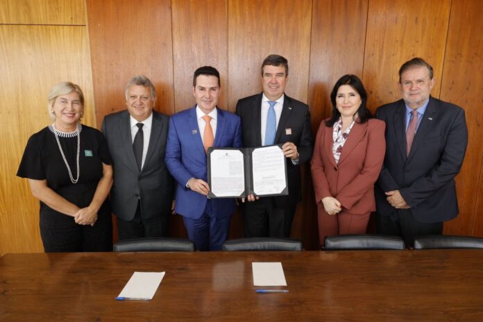 Com planejamento, Governo de MS define investimentos e confirma construção Com planejamento, Governo de MS define investimentos e confirma construção de 134 casas em Ivinhema