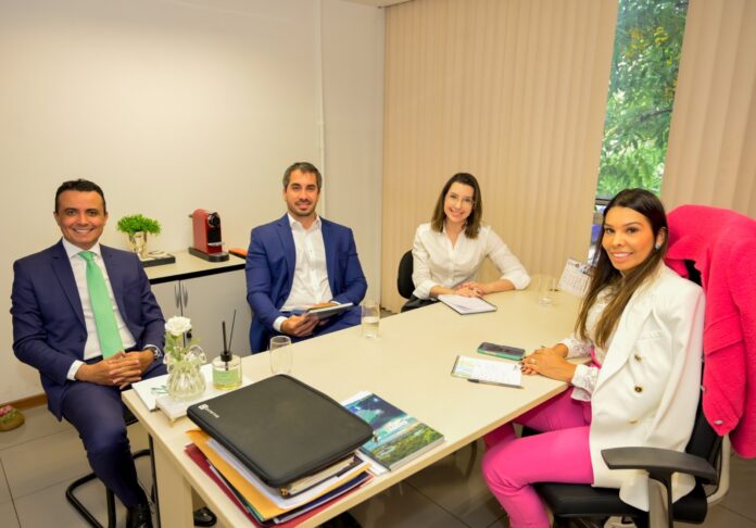 Em parceria com o IDAMS, AGEMS lança 1ª obra de Em parceria com o IDAMS, AGEMS lança 1ª obra de artigos científicos da Regulação em MS