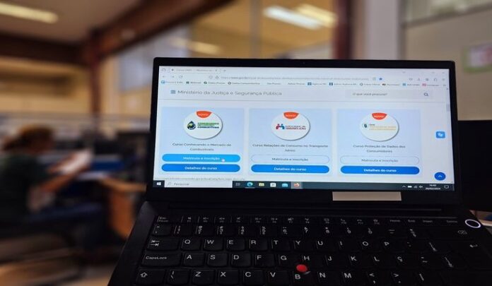 Formação em direitos do consumidor conta com cursos online, gratuitos Formação em direitos do consumidor conta com cursos online, gratuitos e com certificado