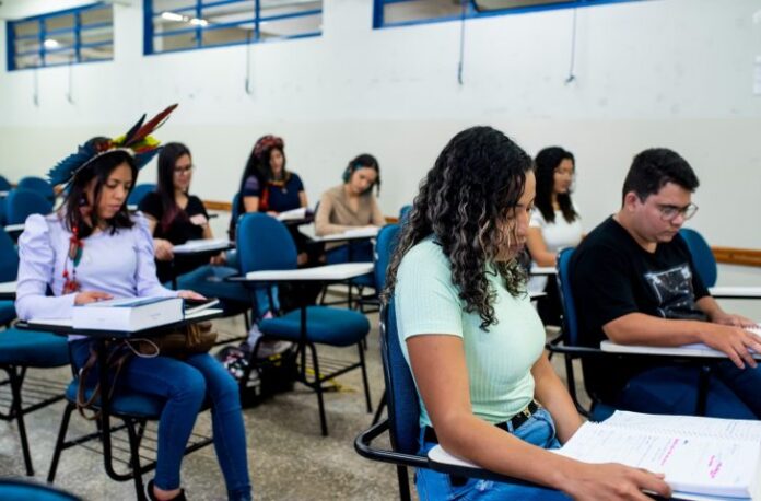 Governo de MS abre inscrições para programa que paga 1 Governo de MS abre inscrições para programa que paga 1 salário mínimo para estudantes