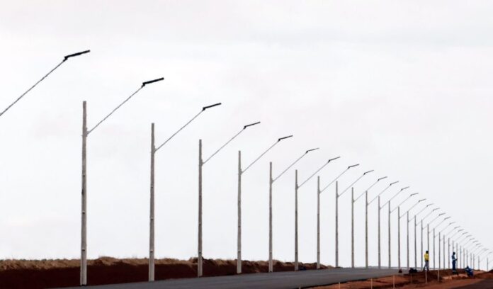 MS Energia Limpa: Governo de MS utiliza luz solar para MS Energia Limpa: Governo de MS utiliza luz solar para ampliar sistemas de iluminação pública