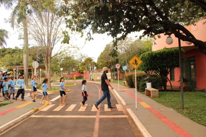 Mesmo com pandemia, Detranzinho atendeu mais de 20 mil estudantes Mesmo com pandemia, Detranzinho atendeu mais de 20 mil estudantes em cinco anos