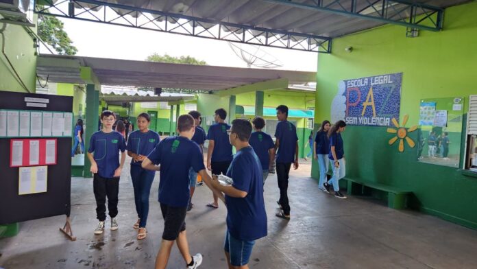 Organização e logística do Governo de MS garantem que alunos recebam uniformes e kits escolares