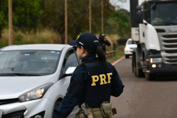 PRF registra 26 acidentes e flagra 105 pessoas dirigindo embriagadas PRF registra 26 acidentes e flagra 105 pessoas dirigindo embriagadas nas estradas de MS