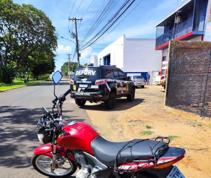 Polícia Civil apreende motocicleta adulterada e autua receptador Polícia Civil apreende motocicleta adulterada e autua receptador
