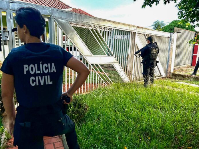 Polícia Civil do Mato Grosso do Sul cumpre mandado de Polícia Civil do Mato Grosso do Sul cumpre mandado de busca e apreensão em apoio à Polícia Civil de Goiás