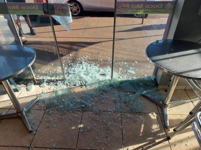 Polícia Civil localiza rapidamente autores que danificaram um estabelecimento comercial em Fátima do Sul