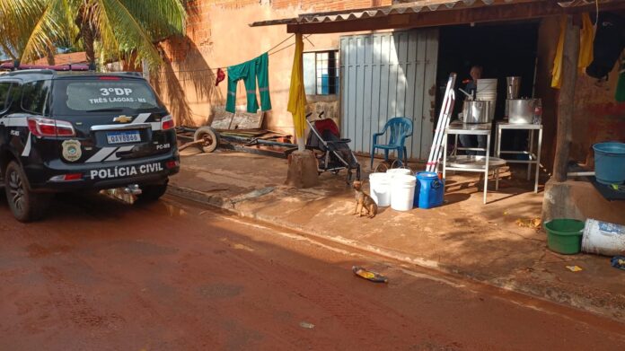 Polícia Civil prende suspeitos de furto e receptação de mel Polícia Civil prende suspeitos de furto e receptação de mel no bairro Vila Piloto