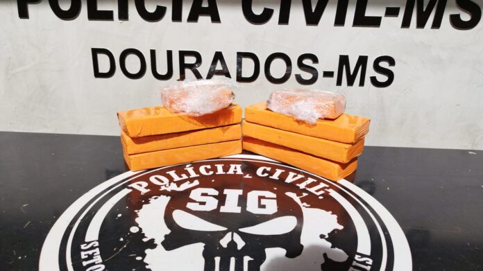 Polícia Civil prende traficante e apreende entorpecentes em Dourados Polícia Civil prende traficante e apreende entorpecentes em Dourados