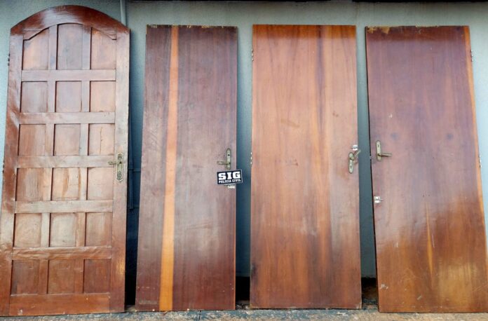 Polícia Civil recupera quatro portas de madeira furtadas em Fátima do Sul