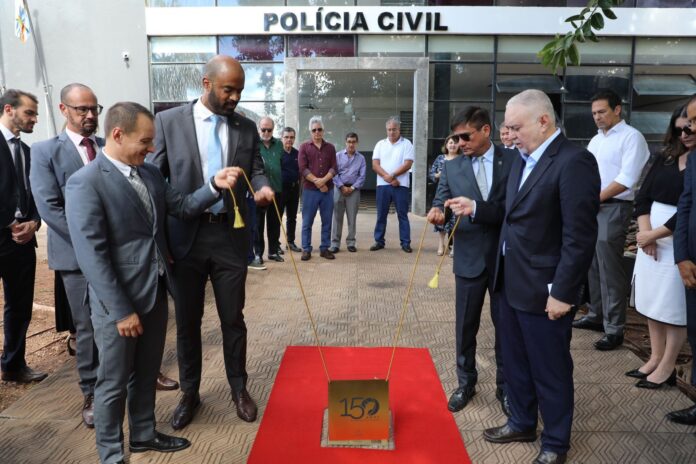Delegacia Regional de Corumbá recebe, do Poder Judiciário, placa “Rastros Delegacia Regional de Corumbá recebe, do Poder Judiciário, placa “Rastros da História”, em comemoração aos 150 anos da comarca no município