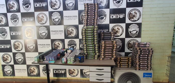 Durante cumprimento de prisão preventiva, Polícia Civil apreende cigarros eletrônicos em uma tabacaria de Campo Grande