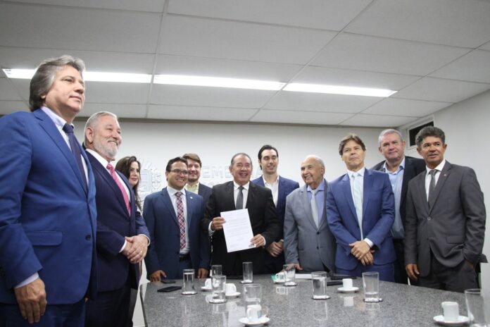 Gerson anuncia comissão para monitorar gastos da Previdência e crítica Gerson anuncia comissão para monitorar gastos da Previdência e crítica promessas populistas