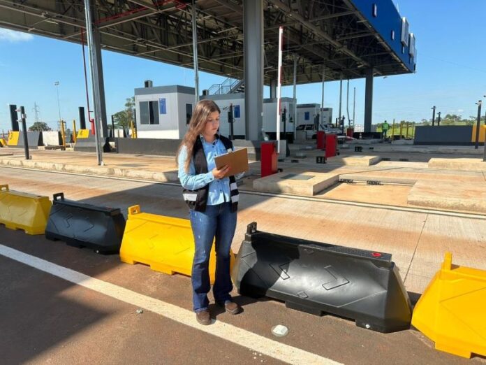  Na AGEMS, Gabriela descobriu a regulação e reencontrou a paixão por rodovias   