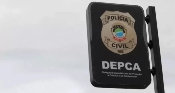 Pai que quebrou a perna do filho de 4 anos Pai que quebrou a perna do filho de 4 anos após agressão vai passar por audiência de custódia