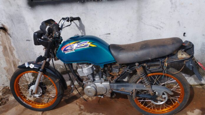 Polícia Civil apreende motocicleta adulterada em oficina no Jardim Noroeste