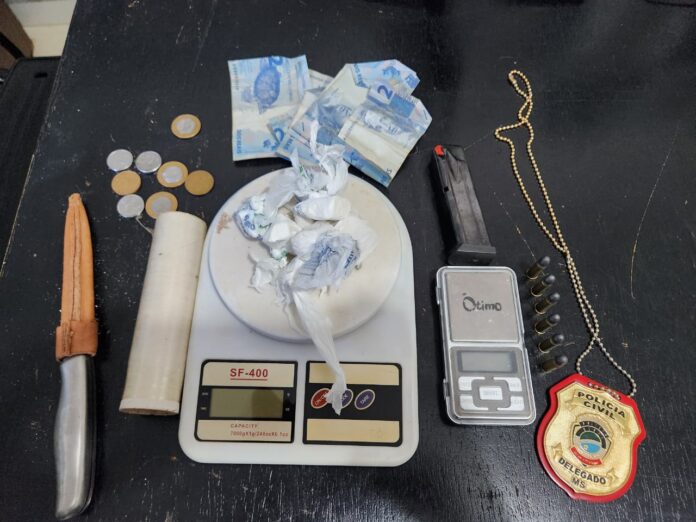 Polícia Civil cumpre mandado de busca em Angélica e prende homem por tráfico de drogas e posse irregular de arma de fogo