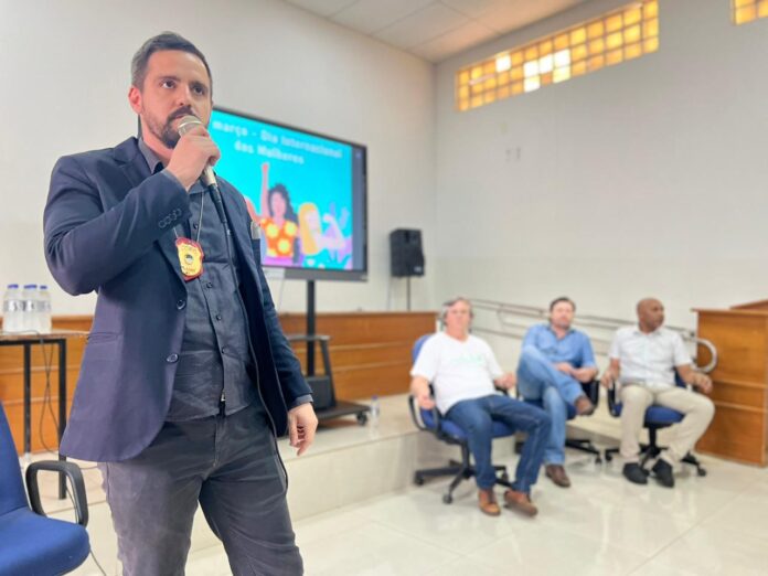 Polícia Civil participa de palestra sobre prevenção de crimes relacionados à violência doméstica contra a mulher