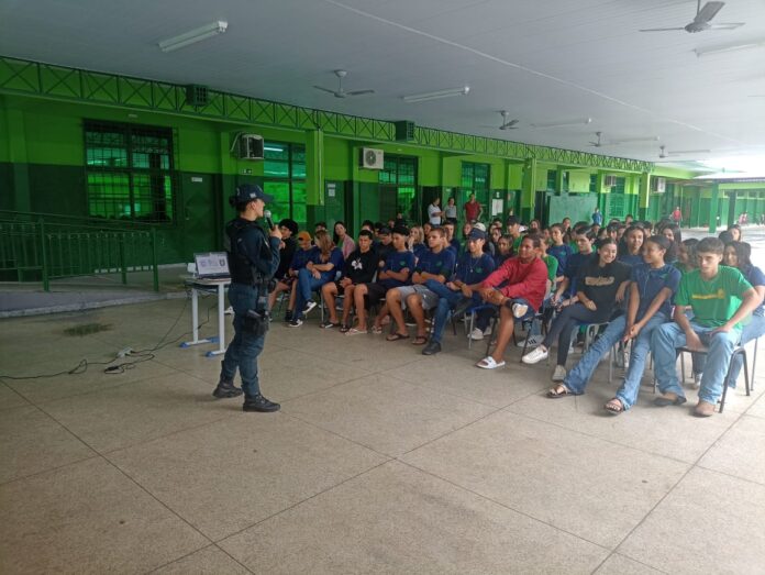 Polícia Militar através do Promove realiza palestra sobre violência doméstica na Escola Estadual Pedro Mendes em Coxim