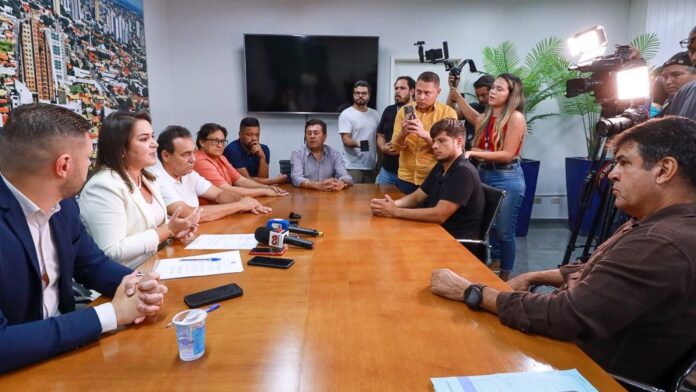 Prefeitura de Campo Grande prepara concurso para 2 mil vagas Prefeitura de Campo Grande prepara concurso para 2 mil vagas na educação