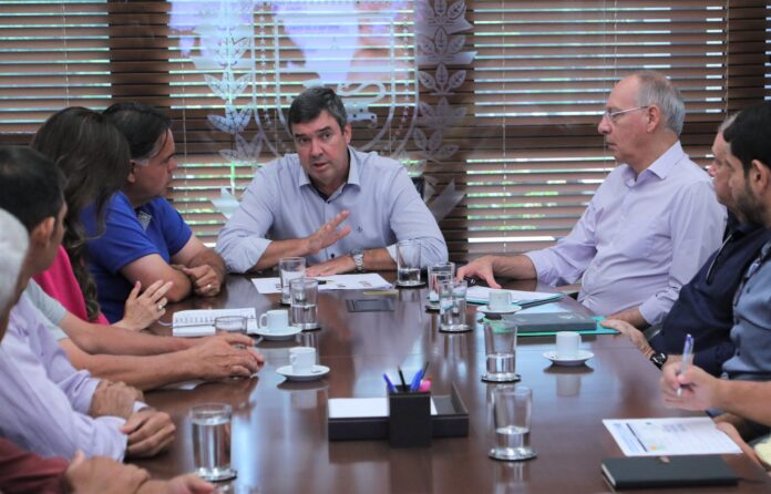 Rochedo vai receber R$ 10 mi do Governo de MS Rochedo vai receber R$ 10 mi do Governo de MS para investimentos em infraestrutura