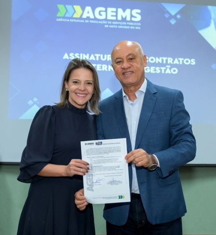AGEMS é a 1ª agência do Brasil a assinar cooperação AGEMS é a 1ª agência do Brasil a assinar cooperação com ANTT para fiscalização de transporte interestadual e internacional