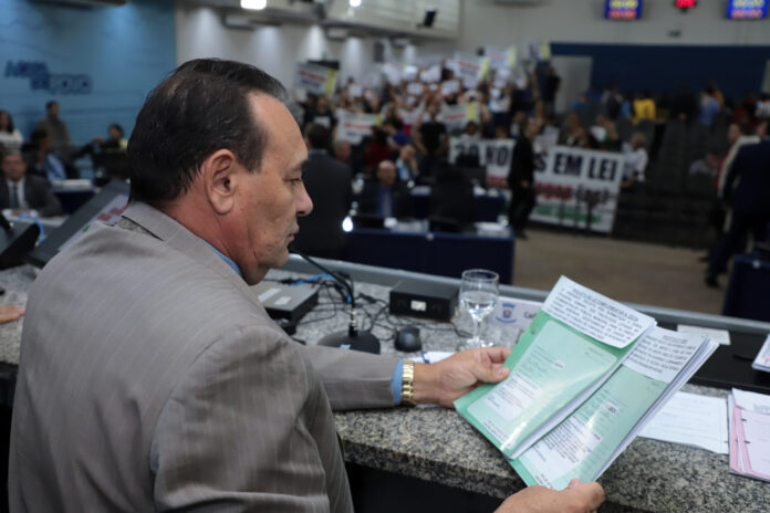 Em sessão com sete PL’s aprovados, Carlão destaca regulamentação das Em sessão com sete PL’s aprovados, Carlão destaca regulamentação das 30 horas dos psicólogos e reformulação do Conselho dos Povos Indígenas