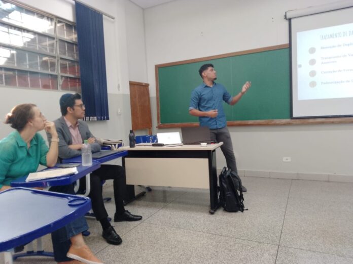 Estagiários do Governo de Mato Grosso do Sul compartilham experiências Estagiários do Governo de Mato Grosso do Sul compartilham experiências com universidades