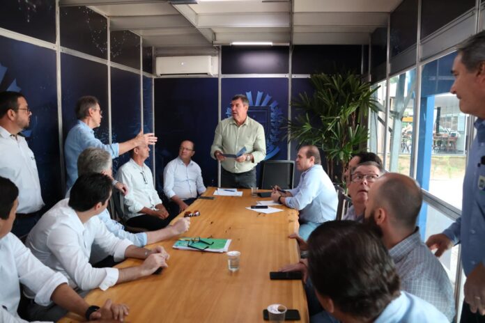 Governador recebe setores produtivos em gabinete itinerante na Expogrande Governador recebe setores produtivos em gabinete itinerante na Expogrande