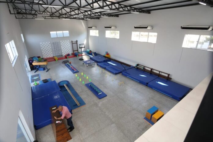 Governo de MS apoia ações para melhorar atendimento a pessoas Governo de MS apoia ações para melhorar atendimento a pessoas com autismo em Dourados