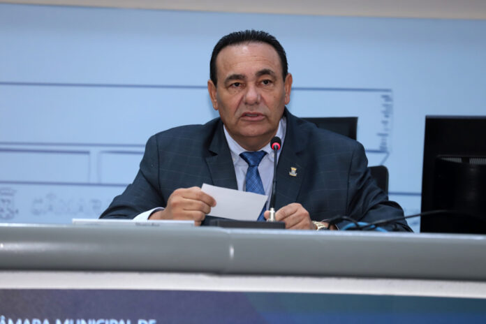 No mês de conscientização sobre o Autismo, Carlão destaca Leis No mês de conscientização sobre o Autismo, Carlão destaca Leis de sua autoria: Reserva de Vagas em Escolas, Programa de Lar Atípico, Colar de Girassol e Equoterapia