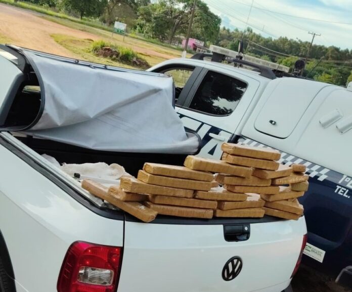 PM de Boqueirão realiza prisões, apreende drogas e recupera veículo PM de Boqueirão realiza prisões, apreende drogas e recupera veículo