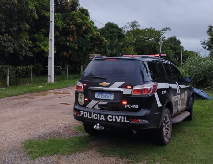 Polícia Civil cumpre dois mandados de prisão por tráfico de Polícia Civil cumpre dois mandados de prisão por tráfico de drogas, roubo e porte ilegal de arma de fogo, em Corumbá