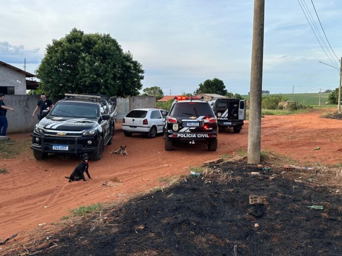 Polícia Civil prende cinco pessoas em Eldorado, por tráfico de drogas, associação e posse irregular de arma de fogo
