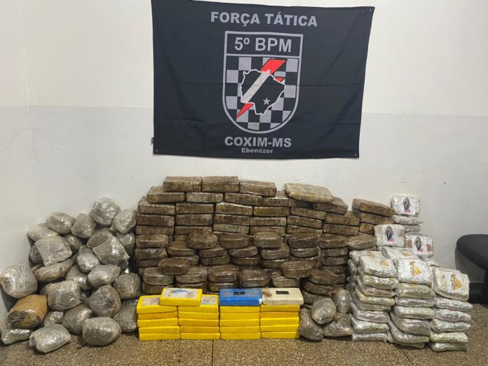 Polícia Militar apreende carga de cocaína, maconha e skunk em Polícia Militar apreende carga de cocaína, maconha e skunk em Rio Verde