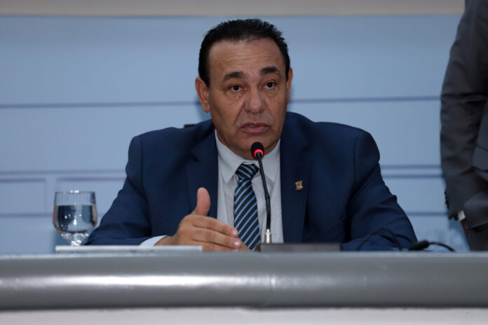 Presidente Carlão cobra da prefeitura que reforce manutenção e segurança Presidente Carlão cobra da prefeitura que reforce manutenção e segurança dos cemitérios públicos para coibir a ação de vândalos