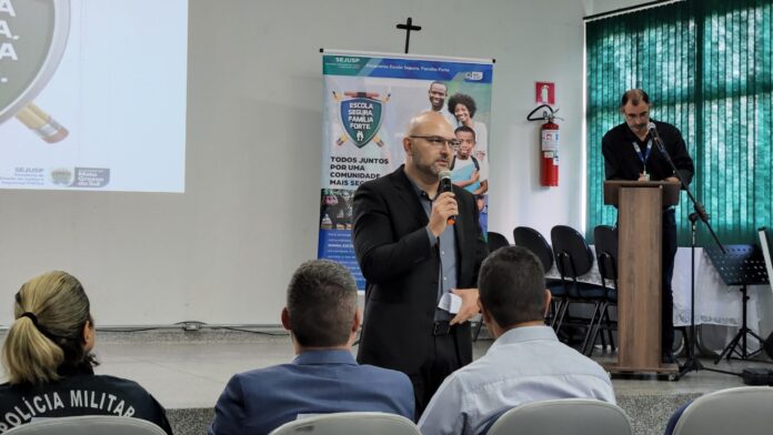 Programa “Escola Segura, Família Forte” fortalece atuação com apoio de Programa “Escola Segura, Família Forte” fortalece atuação com apoio de equipes da educação e segurança pública