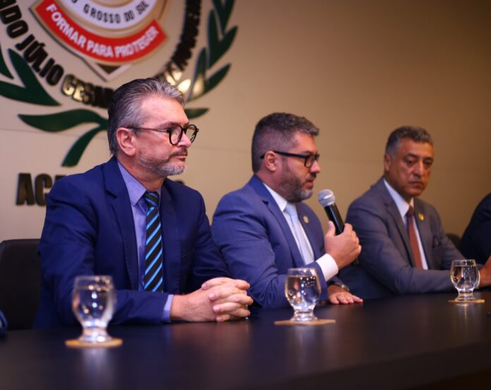 Projeto Acolhida: Polícia Civil ministra curso aos policiais civis, para Projeto Acolhida: Polícia Civil ministra curso aos policiais civis, para capacitá-los ao atendimento às vítimas indiretas de feminicídios e homicídios dolosos