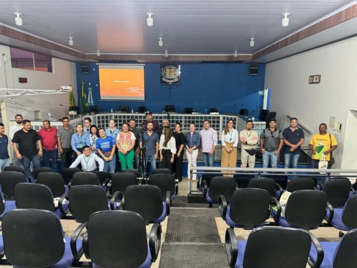 Projeto da AGEMS e Energisa sobre poda segura e cuidados Projeto da AGEMS e Energisa sobre poda segura e cuidados com a rede de energia chega a seis municípios na região do Bolsão